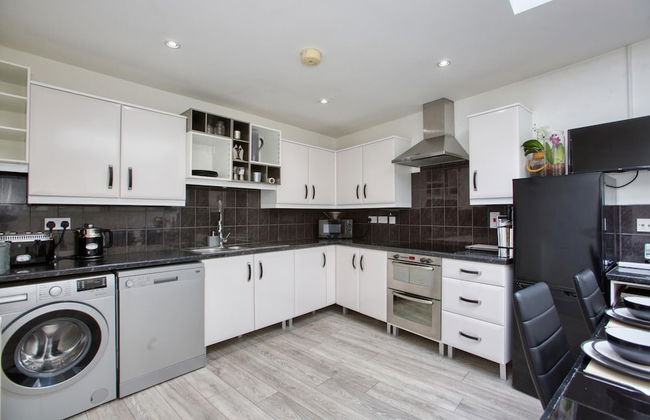 Fantastic 1BD Hideaway, 2 Minutes to the Sea - Photo 6