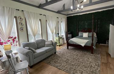 Courtyard by Ravens Keep - Foto 5