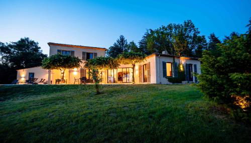 Le mas du roulier, villa provençale chic, 320m2 au calme avec vue 180 sur puy de Dôme - Foto 4