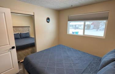 Photo Op with Sasquatch 2 min to walk Silver Mtn - Foto 24