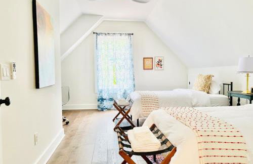 Near Ft Moore Ft Benning and CSU Restored Historic Home - Foto 26