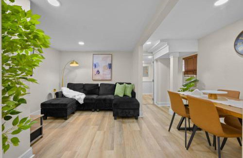 Cozy 2BR Retreat w/ Outdoor Deck - Photo 6