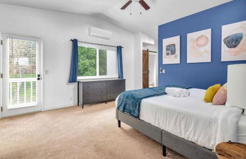 Modern Family Home w/Pool and Hot Tub - Foto 17