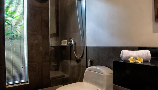 Villa Nicole Sanur - Foto 5, Baño