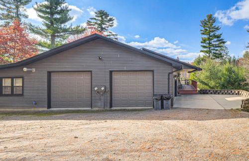 Pet Friendly with Game Room, Hot Tub and Private Dock! - Foto 45