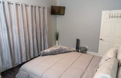 Modern 3BDRM, Renovated, Spacious & Central - Foto 13