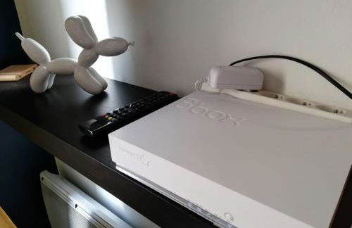 Studio Centre-Ville avec Terrasse et Parking Sécurisé Gratuit - Foto 16