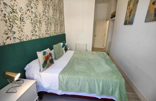 Rua Nova Apartment 28, 3 Dormitorios, WIFI, PS4 y Netflix, a 200m Catedral - Foto 17