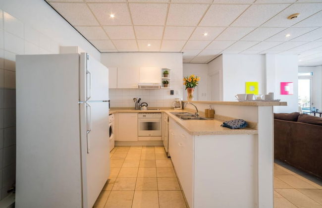 Stunning Balcony View Spacious 2BR Apt at Unique Location - Foto 8