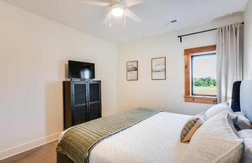 Modern Cabin Near Cheney Lake W Pool and Hot Tub - Foto 42