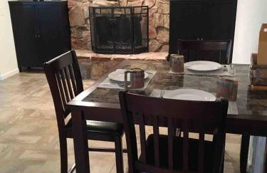 Arcade game room, 2 king beds, ev chargers - Foto 24