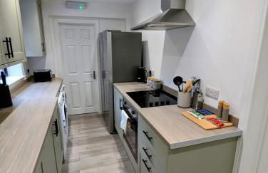 Spacious 4 Bedroom Home - Foto 13