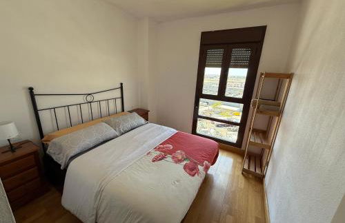 Cálido apartamento con PISCINA y garaje - Foto 5