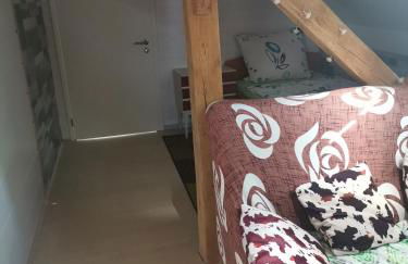 GästeZimmer im Altbau Dachgeschoss mit kleinem Bad WLAN, TV und Parkplatz - Foto 15