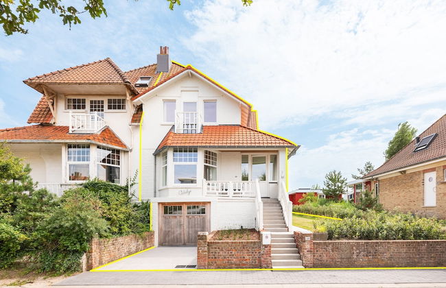 Villa in Koksijde Near the Sea - Photo 1