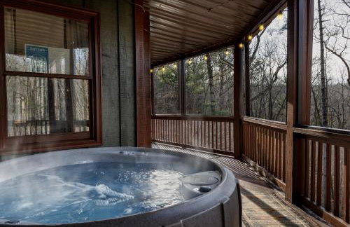 4 BR Mountain Cabin with Hot Tub & Fire Pit in GA - Foto 4