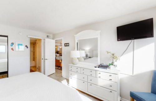 Gulf-front condo on bike path with beach views outdoor pool tennis & gym - Foto 32