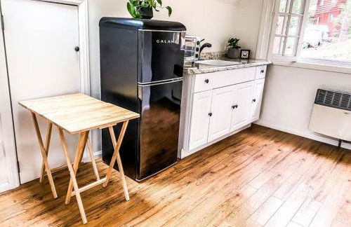 Wildland Loft Serene Mountain Retreat w Fireplace AC Fire Pit Hammock Outdoor Lounge Area Record Player Pets OK - Foto 9