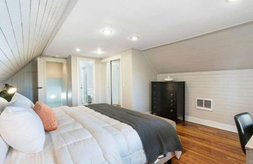 The Auric Door Inn on N Mississippi - Photo 22