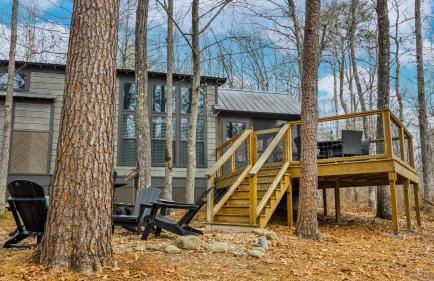 River Cabin - Fire Pit, Kayaks, Games, Dog Park - Foto 20