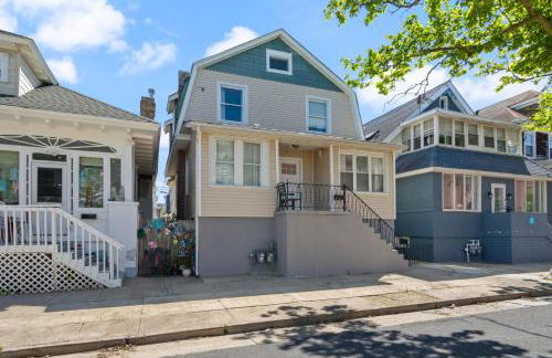 Dazzling Bungalow within 2 Blocks of Beach - Foto 40