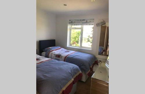 Barton on Sea self contained, stunning sea views - Photo 16