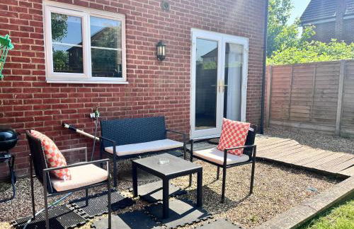 Detached House in Ashford with Free Parking and Hot Tub - Sleeps 10 - Foto 21