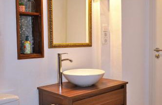 Zentral und großzügig Wohnen - Smart-TV mit streaming Apps - 1 bis 4 Personen - Küche mit Bar - kostenlose Parkzone - Photo 14