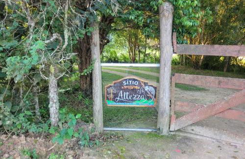 Sítio com Casa de Madeira com 2 quartos 100m2 px Centro de Salesópolis - Foto 63