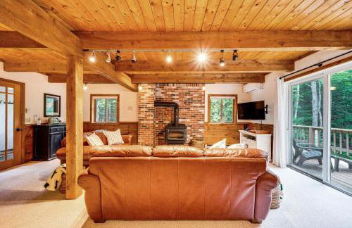 Bartlett Vacation Rental with Wraparound Deck! - Photo 6