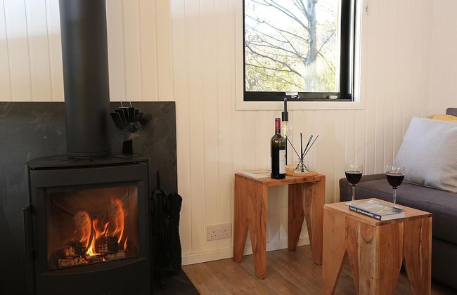 Cosy Modern Nordic Lodge w/ Loch View & Log Burner - Photo 8