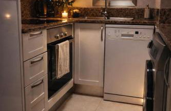 Evita Luxury Apartments - Near Playa Los Locos Beach with Pool - Foto 12