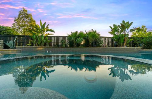 Entire Private Home with 5 Bedrooms 4 Bathrooms 3000 Sq ft Villa, Pool, Hot Tub, Nature, Garage, Winery, Available Now - Foto 52