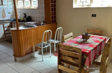 Casa inteira - ótima localização - Foto 11