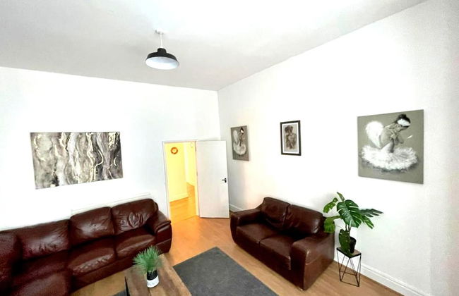 Spacious 2-bed Apartment With Hot tub and Parking - Foto 11