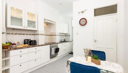 Ground Floor En-Suite Room with a Private Kitchen and Parking in a 5-Bedroom House at Hanwell - Foto 5