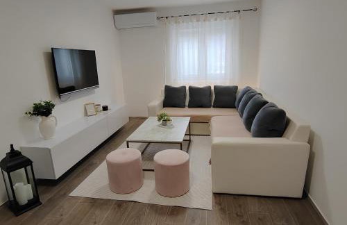 Apartments and pool Luminous - Photo 48