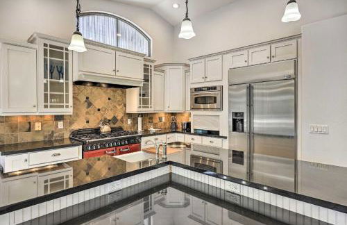 Tee Off, Relax Poolside! Family Home in Scottsdale - Foto 11