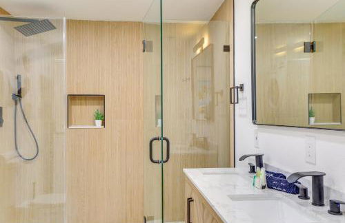 Private Hot Tub and Fenced Yard Sleek Gulfport Home - Foto 21