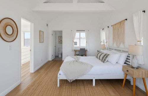 Exclusive 2BD 3BA with Balcony - Photo 17