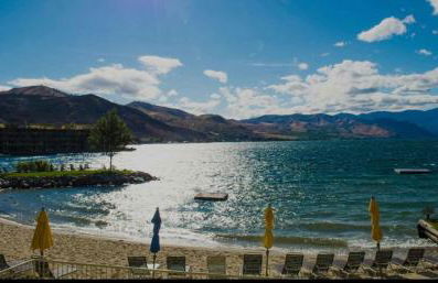 Lakeside luxury with hot tub and pool - Foto 42