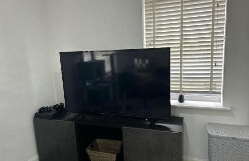 Sheffield 3-Bed Warm Comfy home - Photo 9