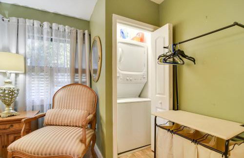 Riverfront Getaway with Hot Tub and Game Room! - Foto 21