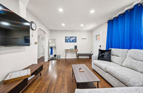 6 Min to Ark, Free Covered Parking, Deck and Grill - Foto 11