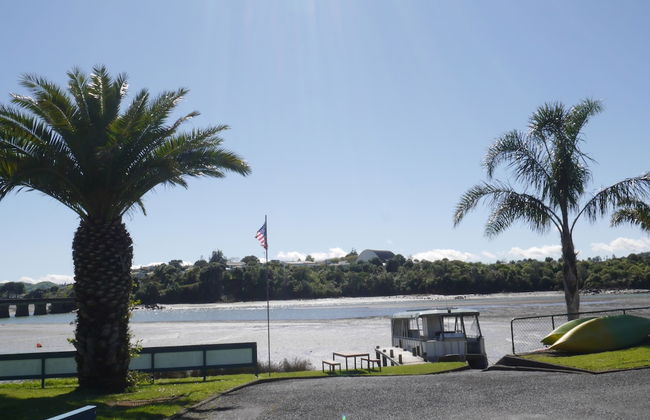 Raglan Palm Beach Motel - Photo 55