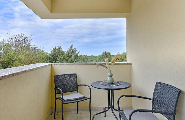 Modern Villa With Private Hydromassage Pool - Photo 32