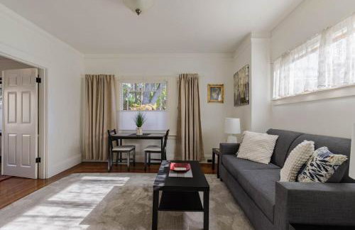 1 Berkeley - Entire Apartment - Private, Spacious - Photo 6