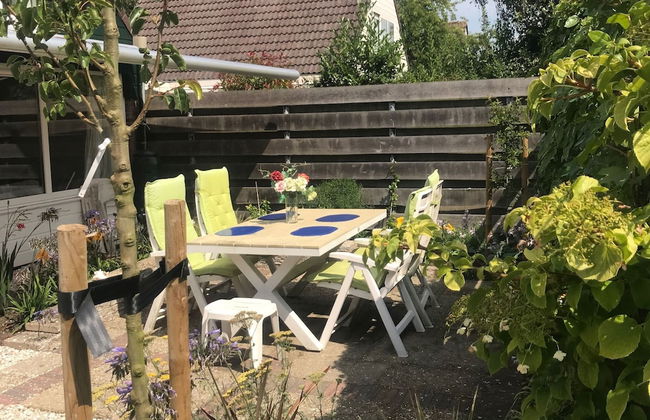 Chic Holiday Home in Noordwijkerhout near Lake - Photo 15