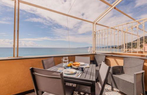 Villa Liliana - Sirena - Trilocale Elegante con Balcone Vista Mare - Accesso Diretto alla Spiaggia - Foto 5