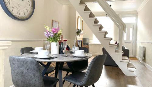 The Racecourse - Quaint Victorian Home With Free Parking - Foto 2